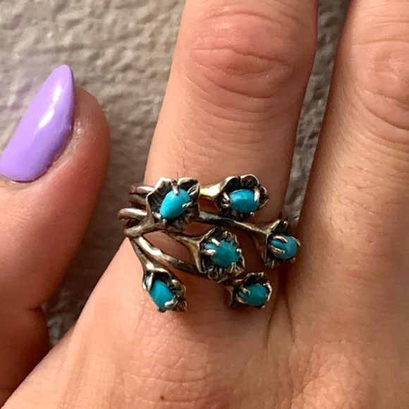 Vintage Native Design Turquoise Ring - Picture 1 of 7